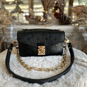 Louis Vuitton Pochette Métis East West Monogram Empreinte Leather Black